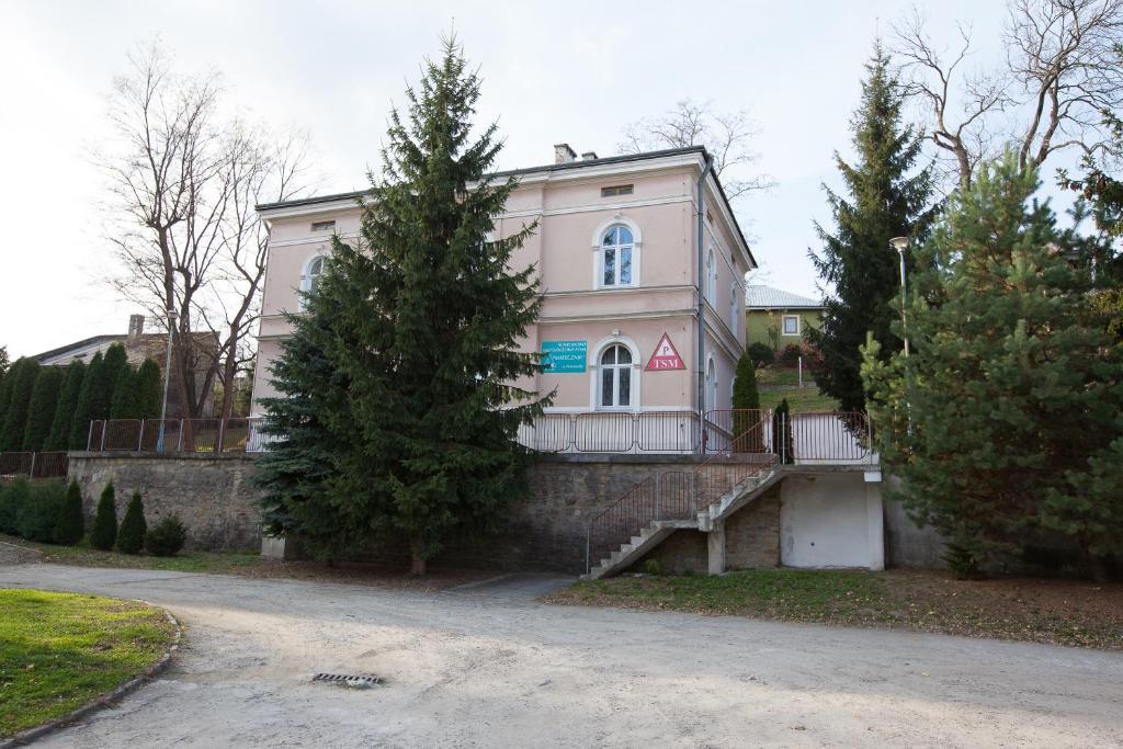 Schronisko Mlodziezowe Ptsm Matecznik Hostel Przemysl Exterior photo