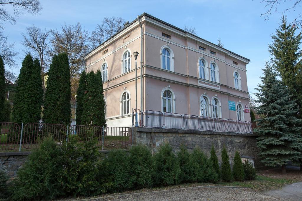 Schronisko Mlodziezowe Ptsm Matecznik Hostel Przemysl Exterior photo