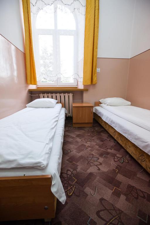 Schronisko Mlodziezowe Ptsm Matecznik Hostel Przemysl Room photo