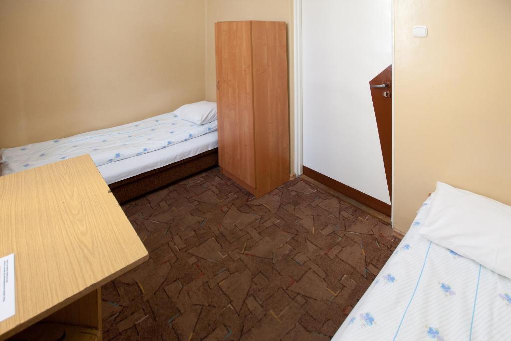 Schronisko Mlodziezowe Ptsm Matecznik Hostel Przemysl Room photo