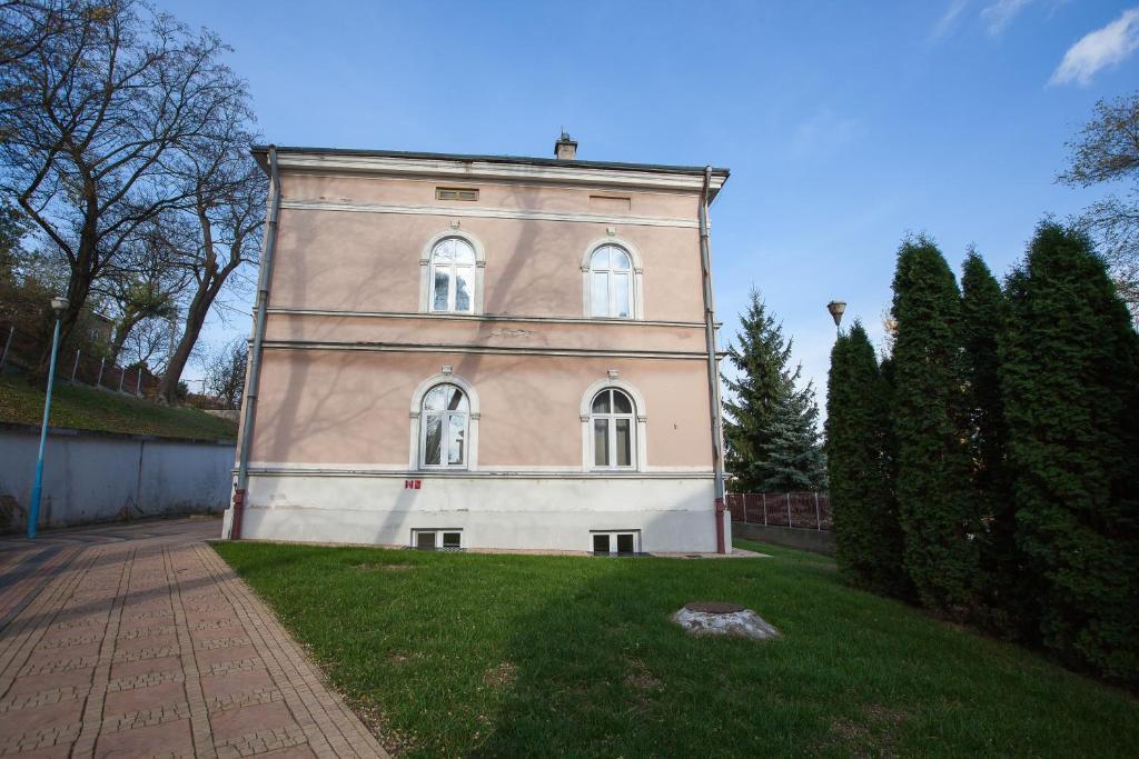 Schronisko Mlodziezowe Ptsm Matecznik Hostel Przemysl Exterior photo