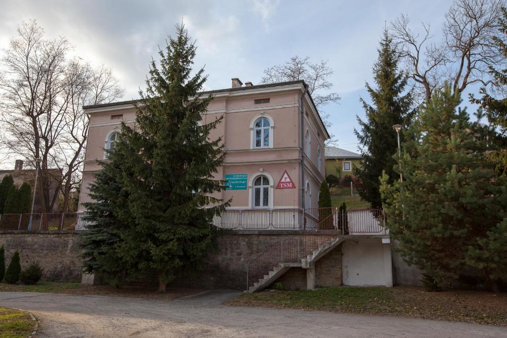 Schronisko Mlodziezowe Ptsm Matecznik Hostel Przemysl Exterior photo